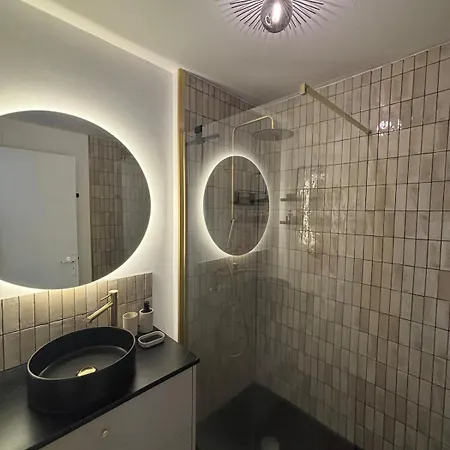 Lumineux Avec Parking, Centre Appartement