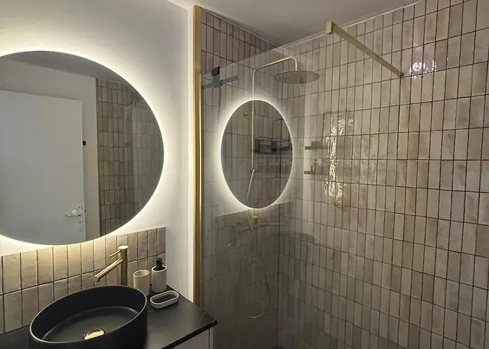 Lumineux Avec Parking, Centre Lägenhet